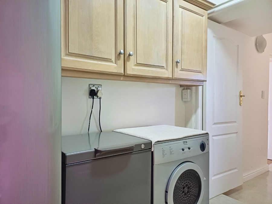 4 Bedroom Property for Sale in Avonddans Western Cape